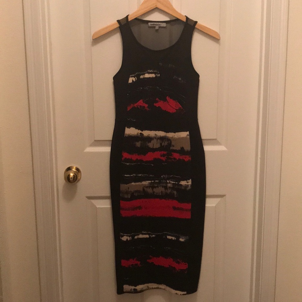 Cute dinner/ date night dress.